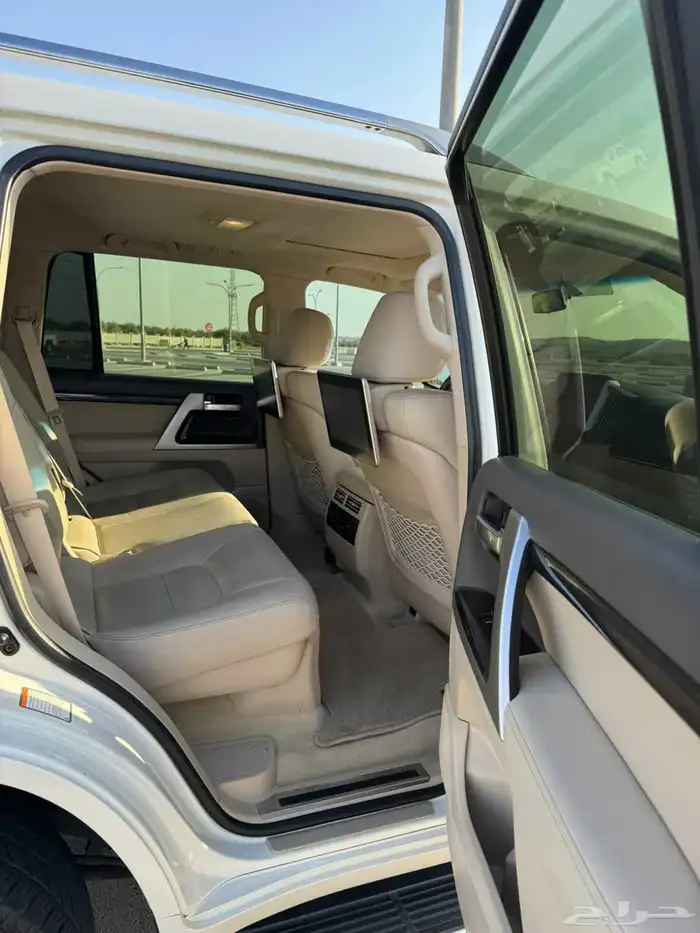 2020 Land Cruiser VX-R1 5.7L 4