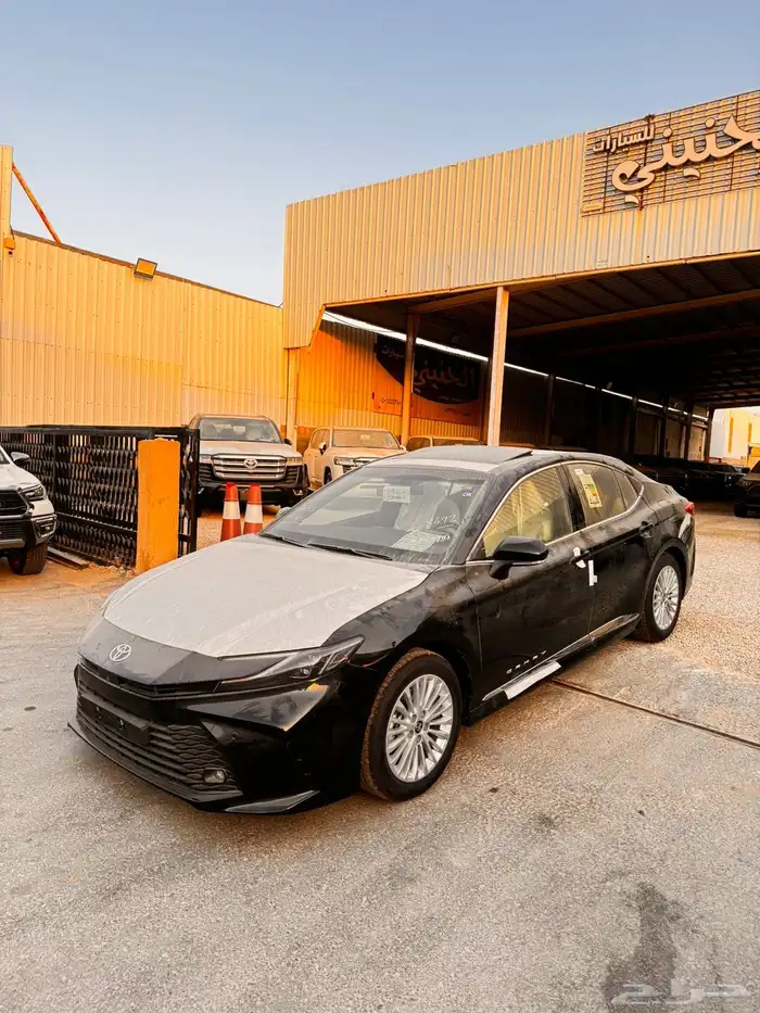 تويوتا كامري 2025 LE بنزين سعودي جديد اللون اسود 0