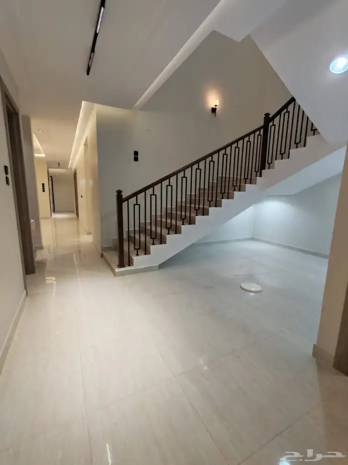 للبيع روف علوي مع ملحق درج داخلي وخارجي في احد رفيدة 19