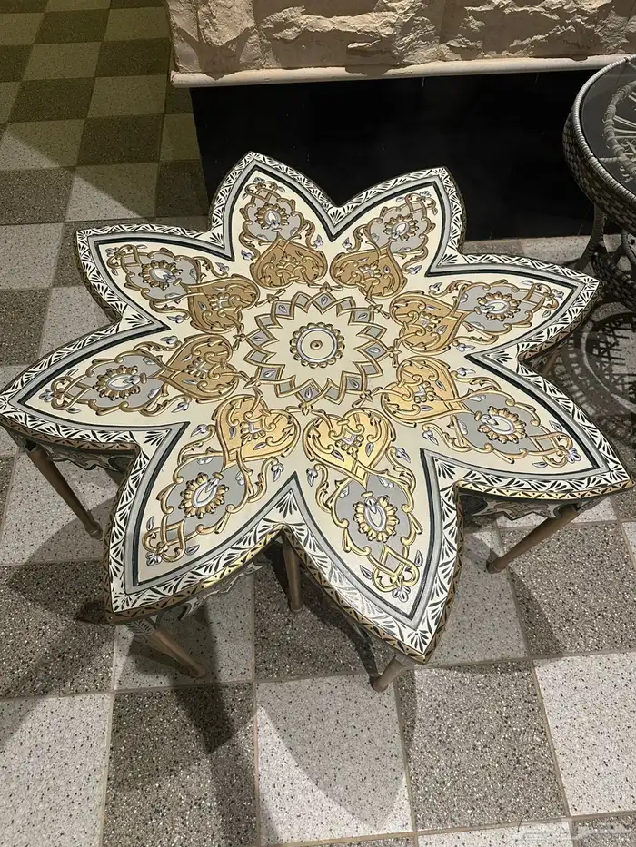 طاولة اندلسية 0