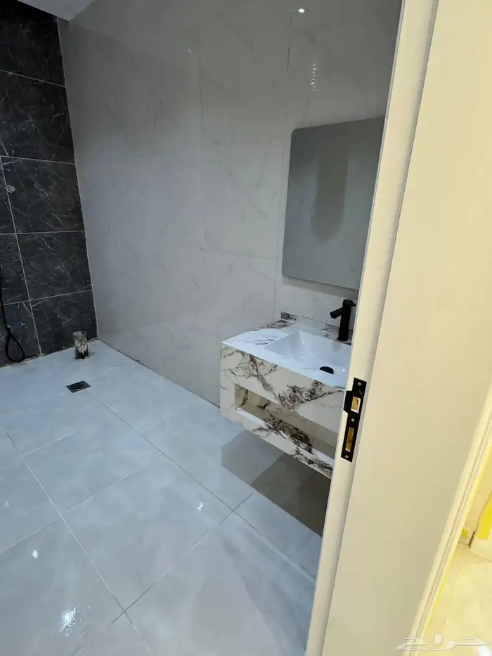 فيلا للبيع المديفر خلف شيب العزيزيه 4