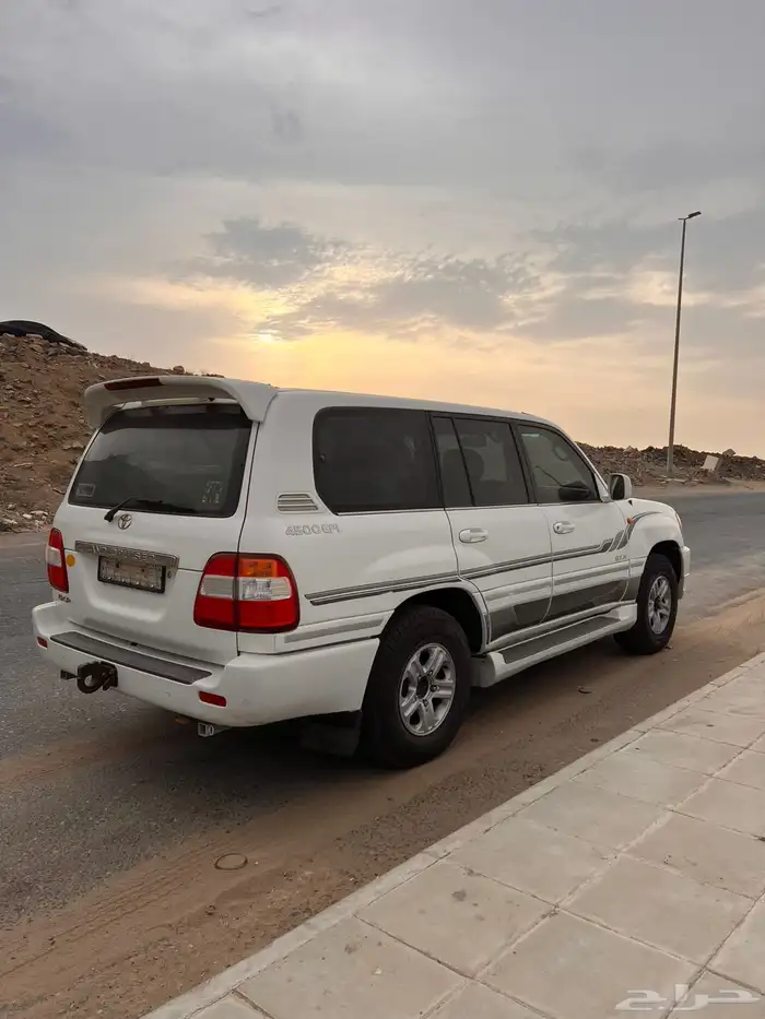 جيب صالون لاندكروزر جي اكس ار 2006 فل كامل 3