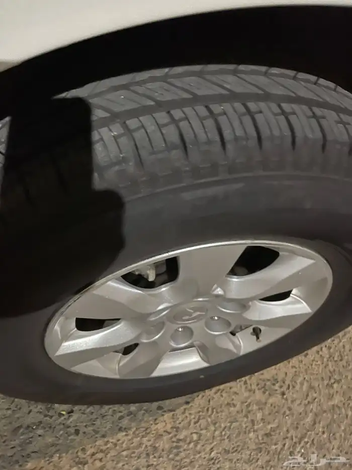 للبيع باجيرو 2017 نص فل نظيف اللون لولي 18