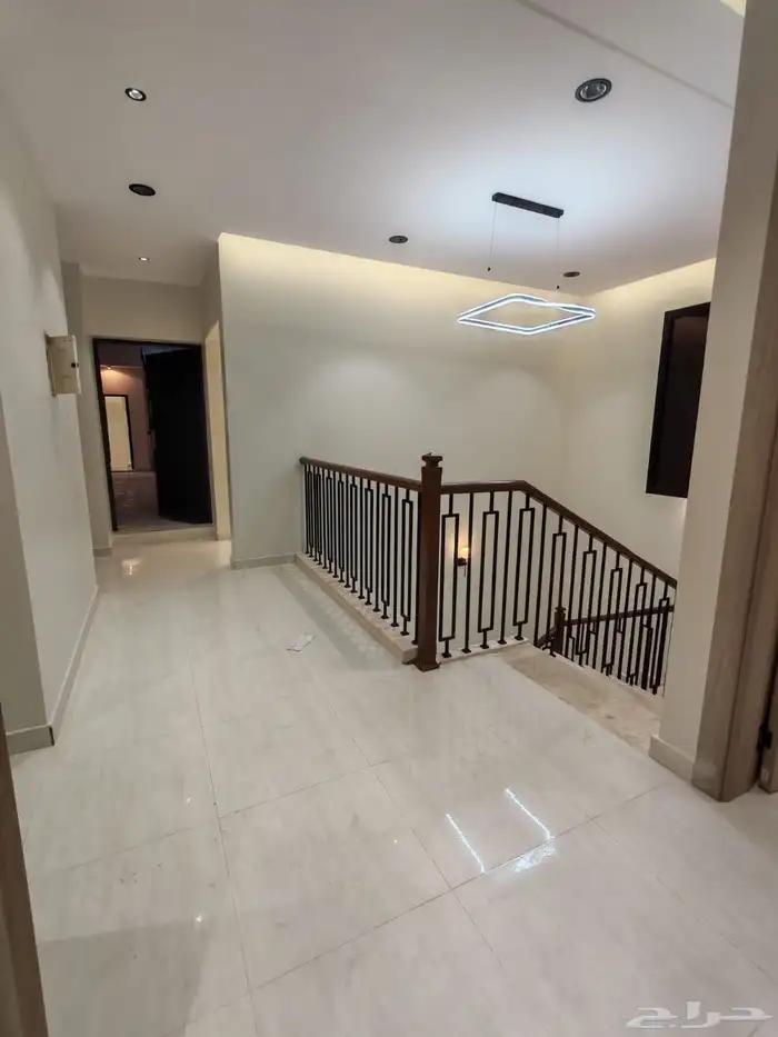 للبيع روف علوي مع ملحق درج داخلي وخارجي في احد رفيدة 22