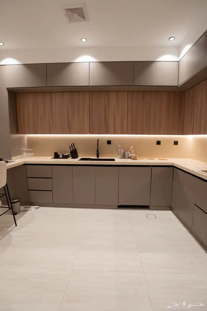 دور فاخر مستقل مؤثث للبيع في جده مساحة361 16