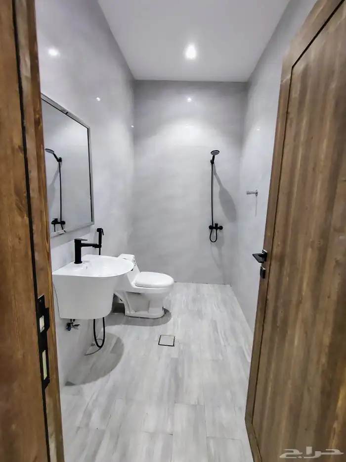 شقه جديدة للايجار فى المهديه 4 غرف وصاله السعر 35 الف دفعتين 5