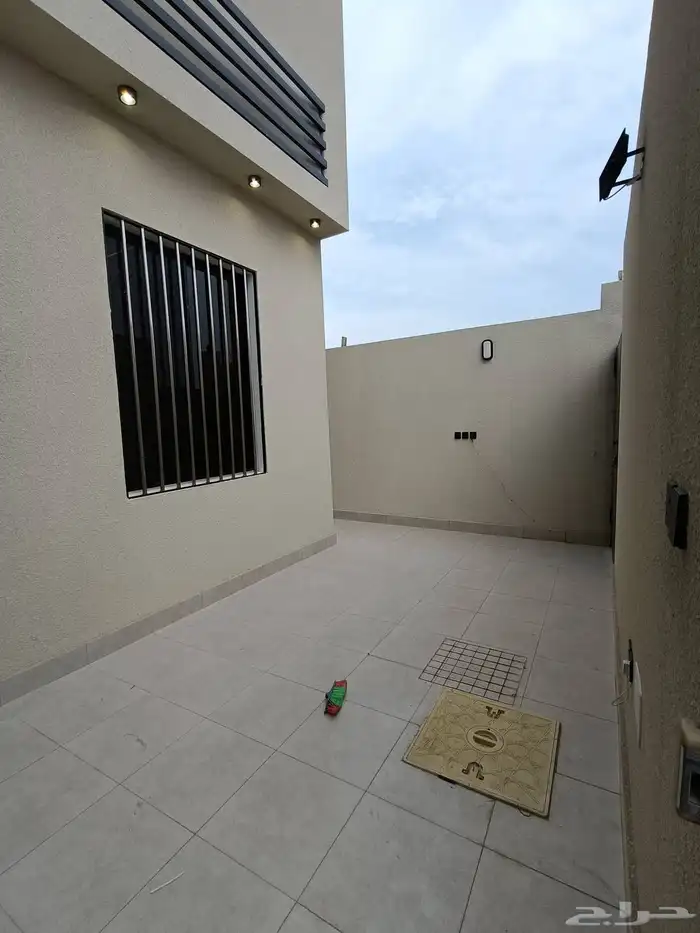 للبيع ادوار ارضيه وعلويه مدخل مستقل تشطيبات Vib 2