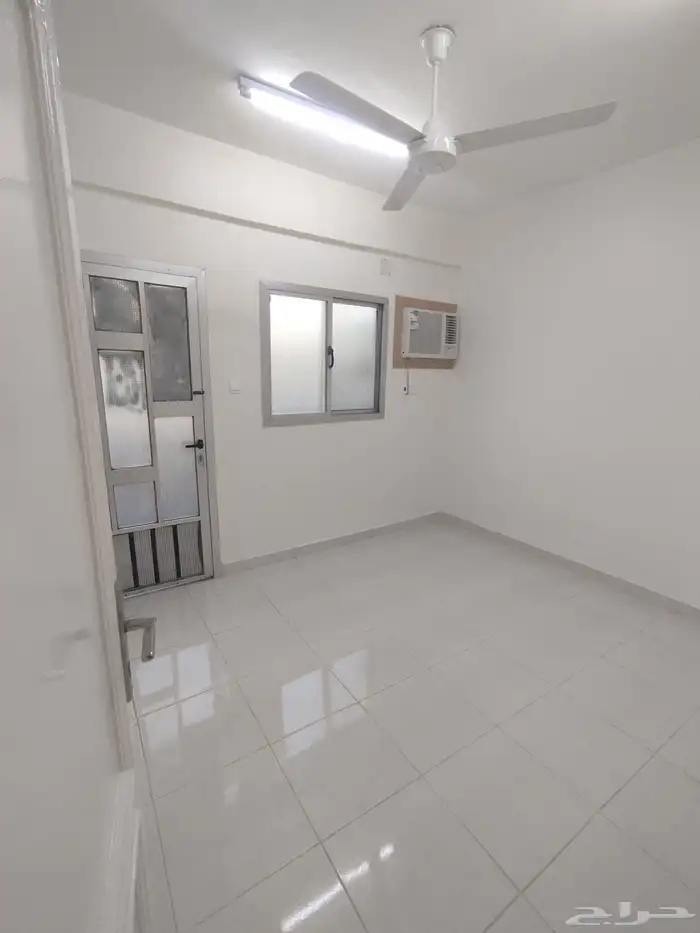 شقة 3 غرف سكنيه في عمارة عوائل نظيفه 3