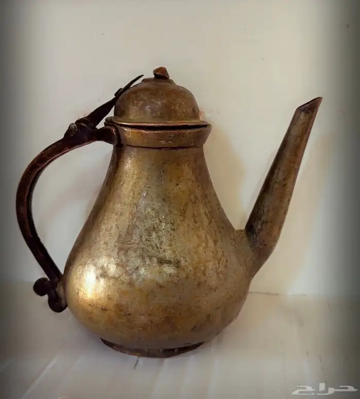 إبريق شاي من النحاس الأحمر العتيق وزنه ثقيل 4