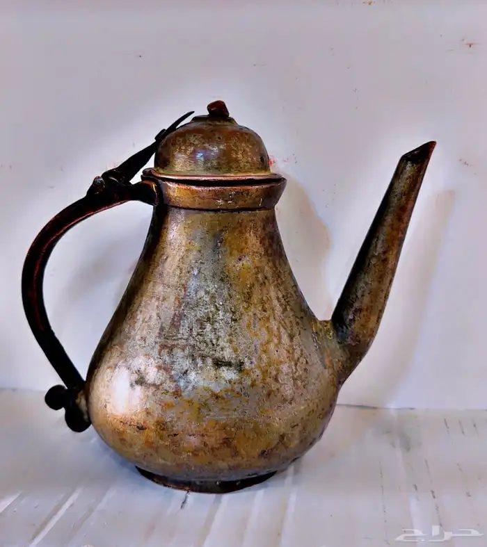 إبريق شاي من النحاس الأحمر العتيق وزنه ثقيل 0