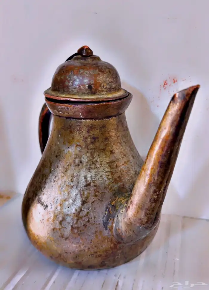 إبريق شاي من النحاس الأحمر العتيق وزنه ثقيل 2