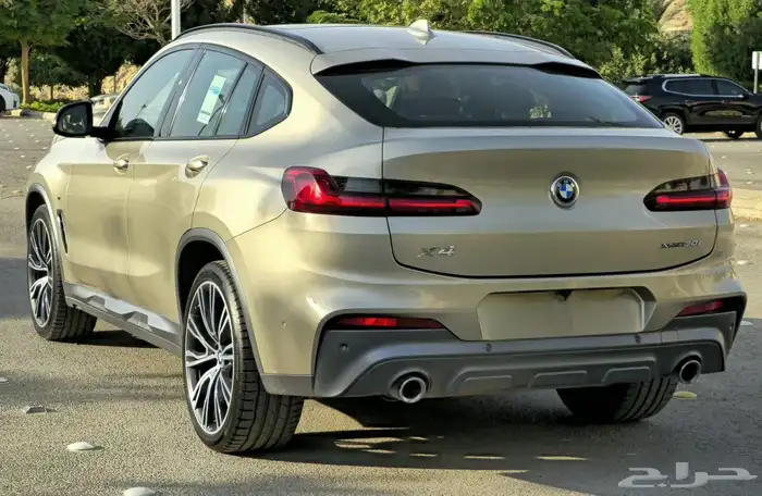 بي ام X4 2021 24