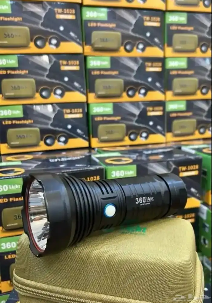 كشاف أو مصباح LED بثلاثة أوضاع يوصل لمسافة 750متر 8
