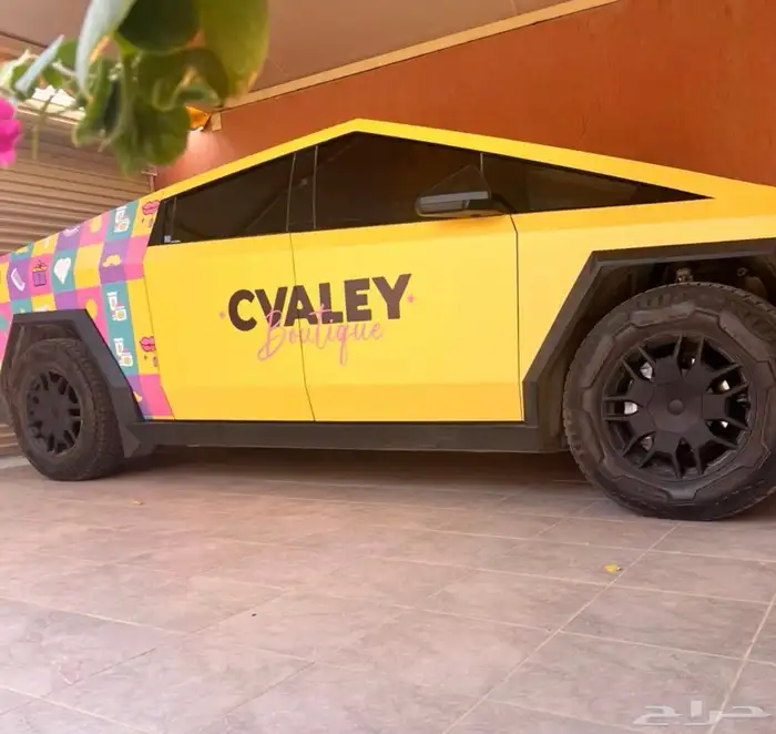 تسلا سايبرترك للتأجير الاعلاني 5