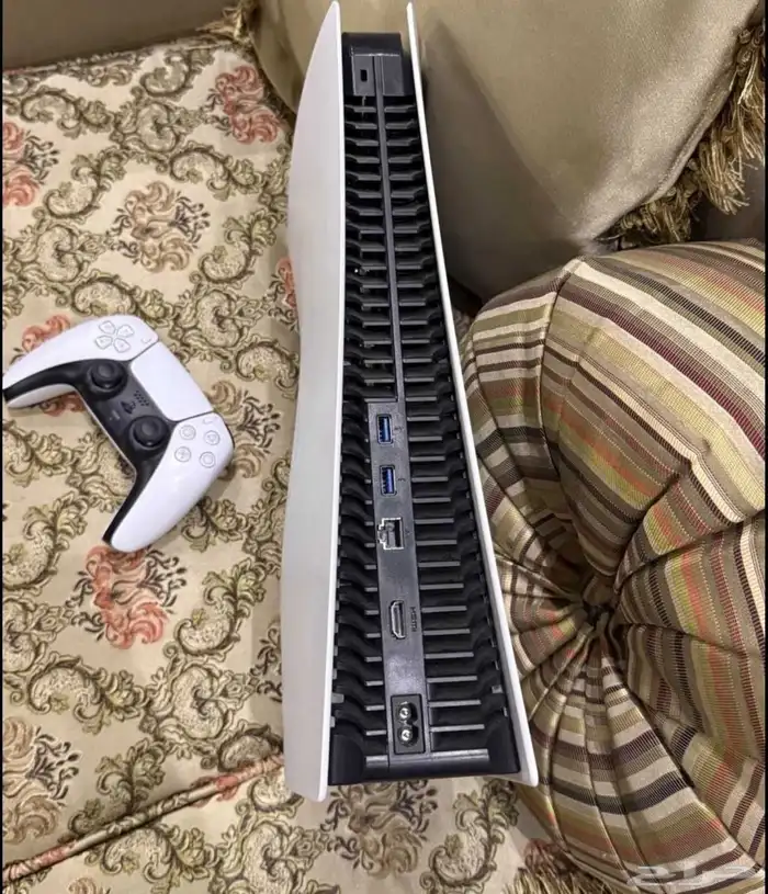 للبيع بليستيشن 5 شوف وصف الاعلان 2