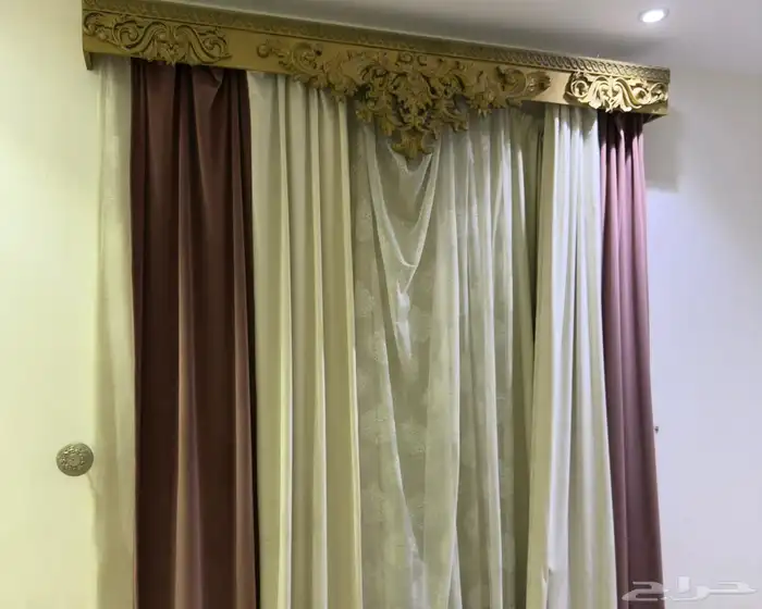 مساند ظهر نظيف 4 في 4 مع ستارة والزوليه للبيع 3