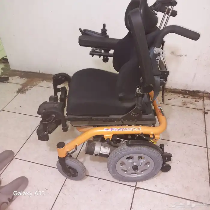 كرسي معاقين كهربائي بحالة شبة جديدة للبيع 0
