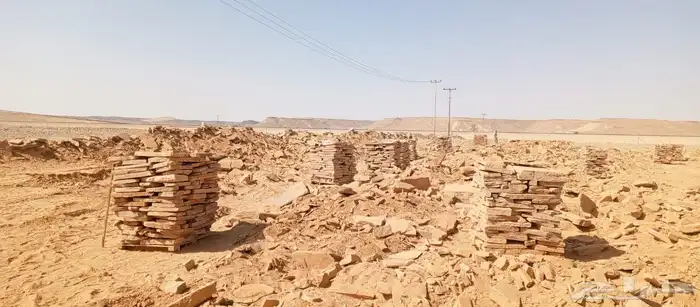 حجر الجوف  يستعمل للممرات والاحواش وبناية البيوت 0