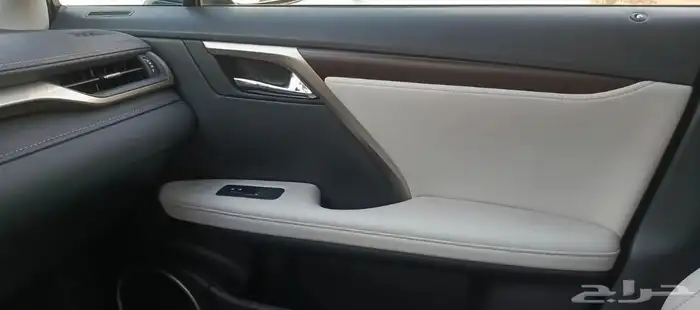 جيب لكزس RX 350 موديل 2021 للبيع 31