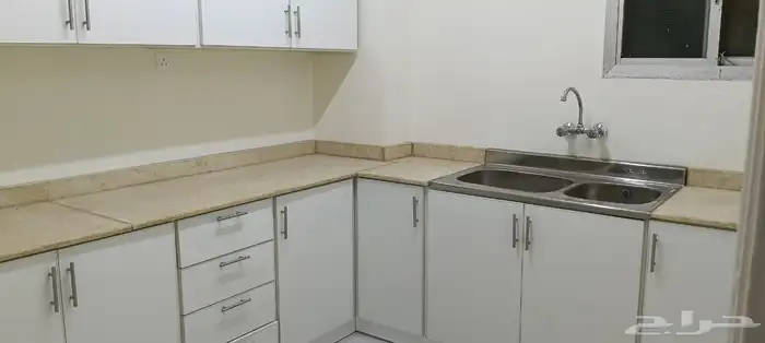 شقة 3 غرف سكنيه في عمارة عوائل نظيفه 7