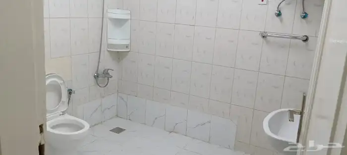 شقة 3 غرف سكنيه في عمارة عوائل نظيفه 11