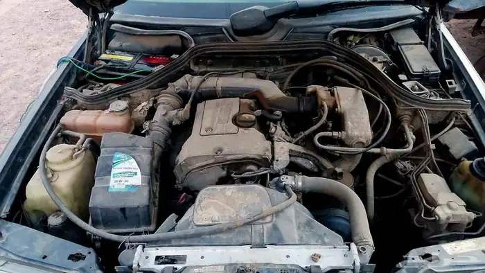 مرسيدس بوكس موديل 1996 للبيع (مسويه حادث) 2