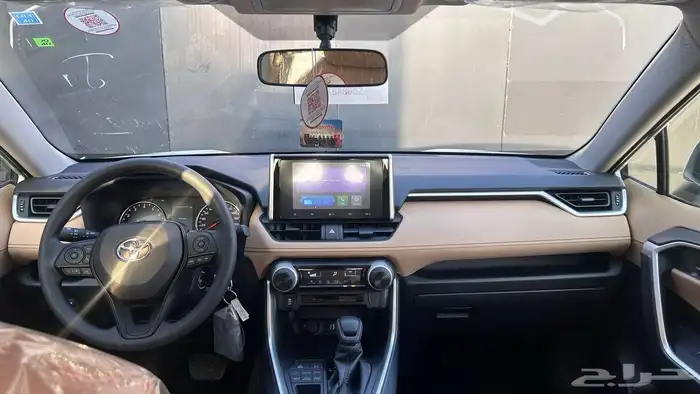 تويوتا راف فور LE 2025 لدى شركة عبدالمجيد الخضر 11