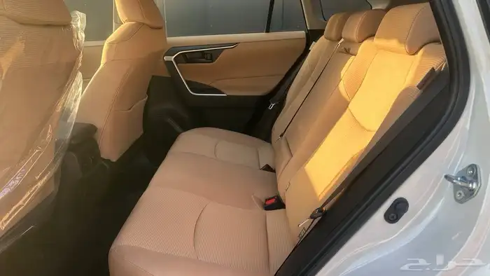 تويوتا راف فور LE 2025 لدى شركة عبدالمجيد الخضر 16