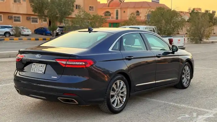 مجموعة فورد تورس 2021 و اكسبديشن 2021 69