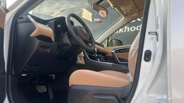 تويوتا راف فور LE 2025 لدى شركة عبدالمجيد الخضر 19