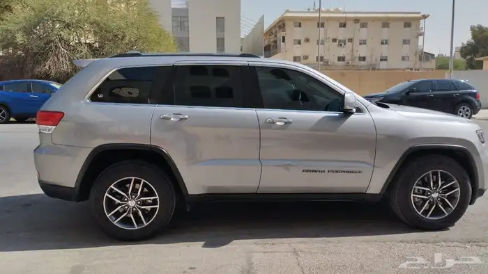 Jeep Grand Cherokee Limited V8 4