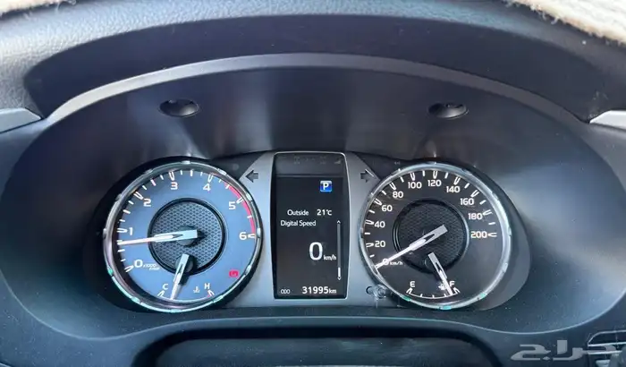 تويوتا هايلوكس 2023 نظيف 7