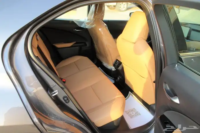 لكزس - UX300 Ch هايبرد - 2025 - فل كامل - خليجي 21