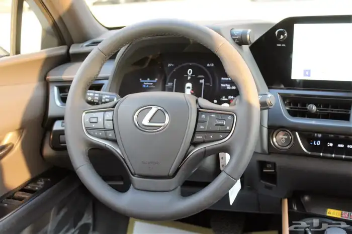 لكزس - UX300 Ch هايبرد - 2025 - فل كامل - خليجي 18