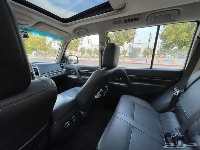 متسوبيشي باجيرو 2018 فل سعودي 15