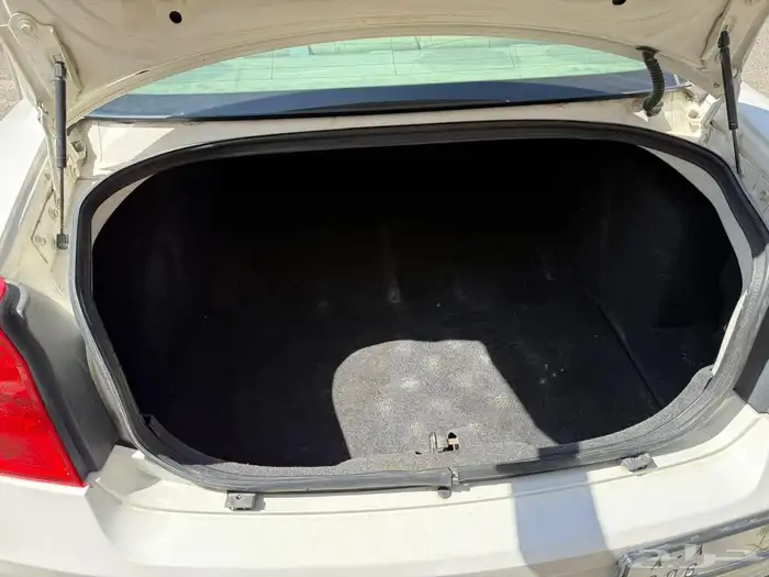 دوج تشارجر 2007 أبيض SXT 6 سلندر 11