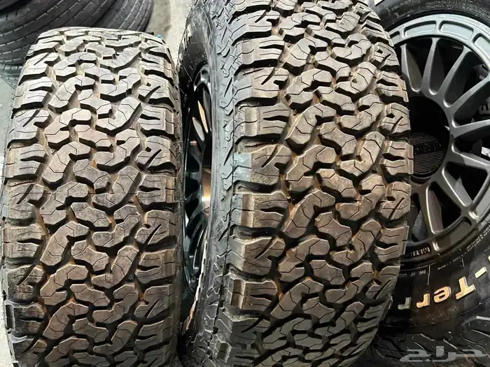 جنوط ميثود خمسه مسمار اصلي مع كفرات نص حجري مقاس 17 8