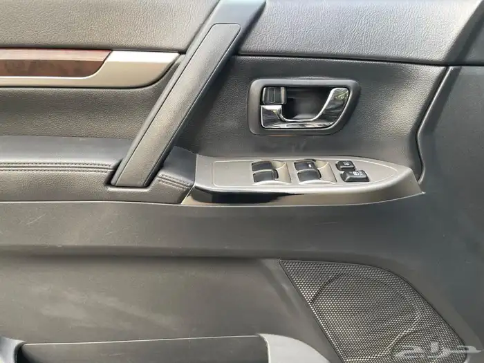 متسوبيشي باجيرو 2018 فل سعودي 20