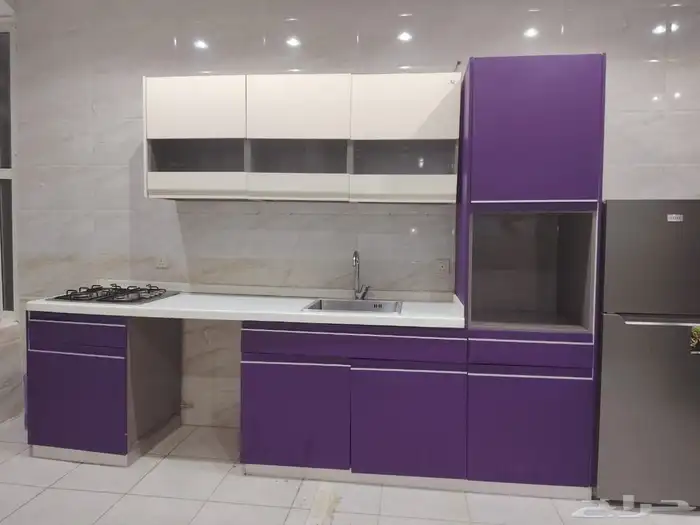 للبيع المستعجل دولاب مطبخ نظييف وفرن سطحي 4 عيون 1