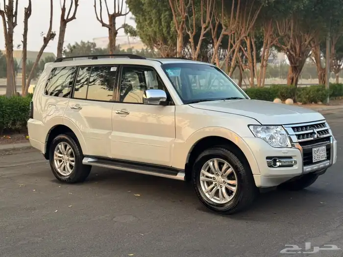 للبيع ميتسوبيشي باجيرو 2017 وكاااله 0