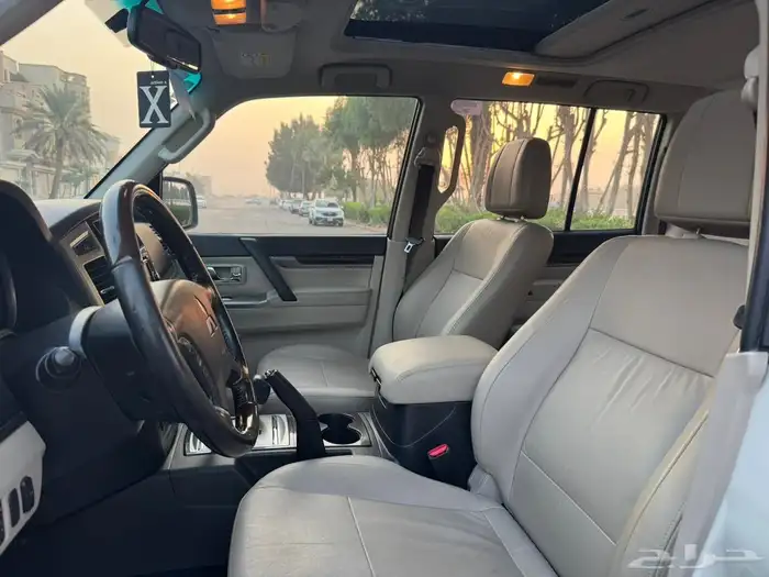 للبيع ميتسوبيشي باجيرو 2017 وكاااله 27