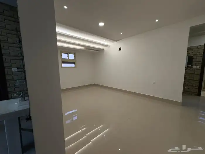 للإيجار شقة من فلة الرياض حي الدرعية 50.000 3