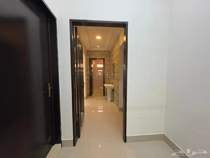 للإيجار شقة من فلة الرياض حي الدرعية 50.000 5