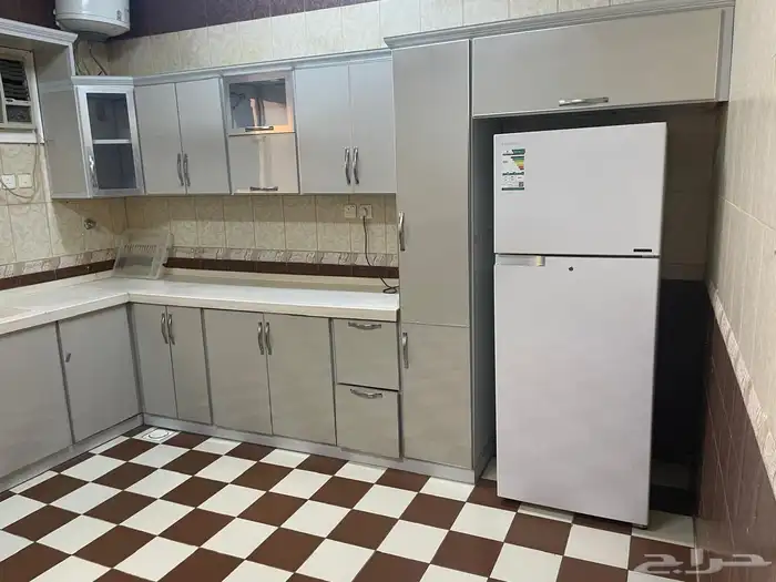 شقة مفروشة للايجار العزيزية دور ارضي مدخل خاص 0