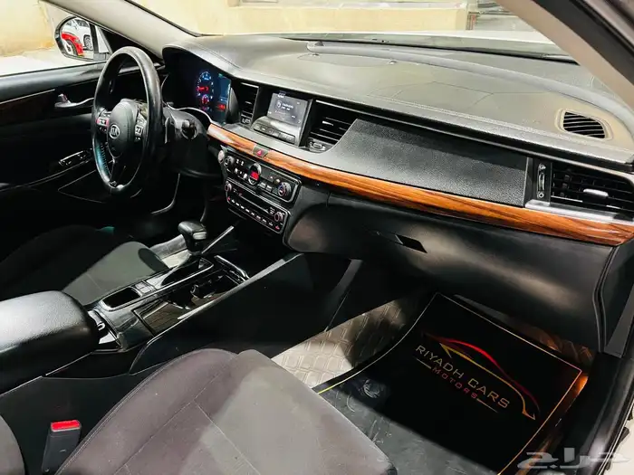 كيا كادينزا 2017 V6 فل (بحالة ممتازة) 6