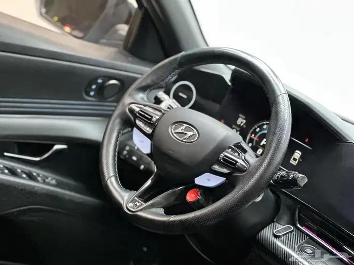 هيونداي افانتي 2020 23