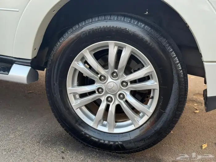 للبيع ميتسوبيشي باجيرو 2017 وكاااله 22