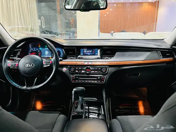 كيا كادينزا 2017 V6 فل (بحالة ممتازة) 10