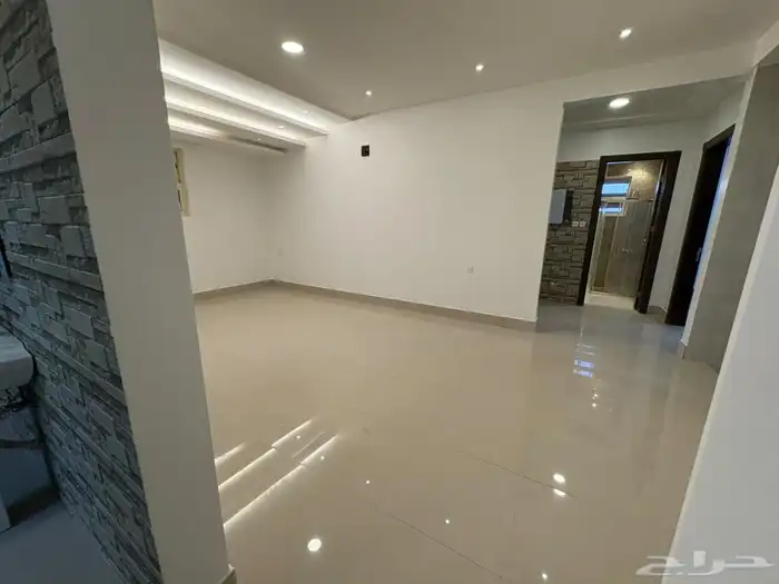 للإيجار شقة من فلة الرياض حي الدرعية 50.000 1
