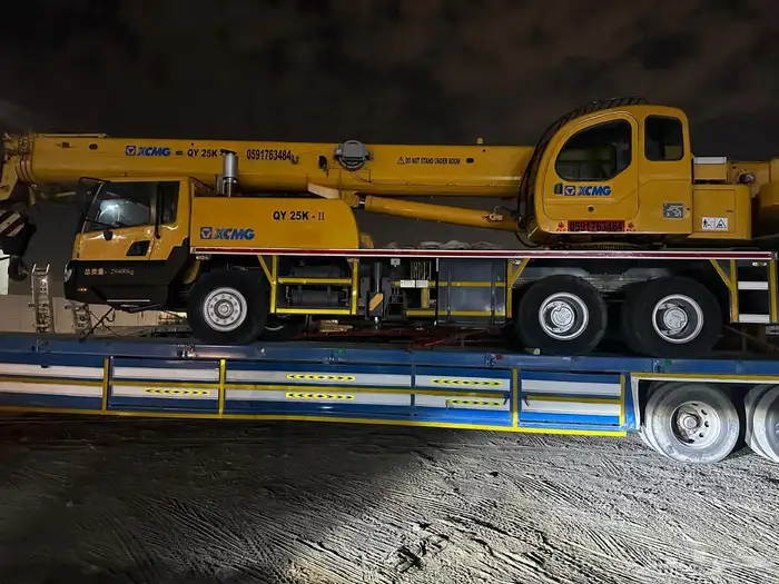 تأجير ونش 25 طن XCMG 1